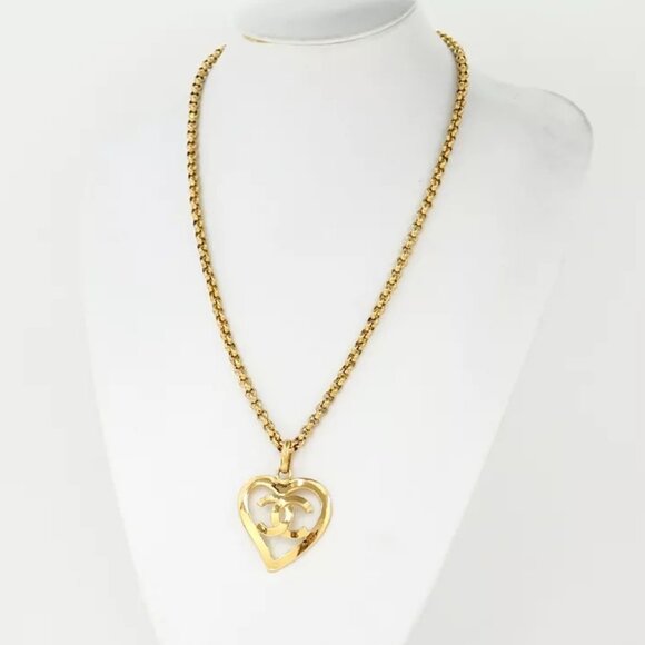 CHANEL CC Logos Heart Pendant Necklace 24" Gold Tone 95P Auth l11382 - Picture 1 of 16